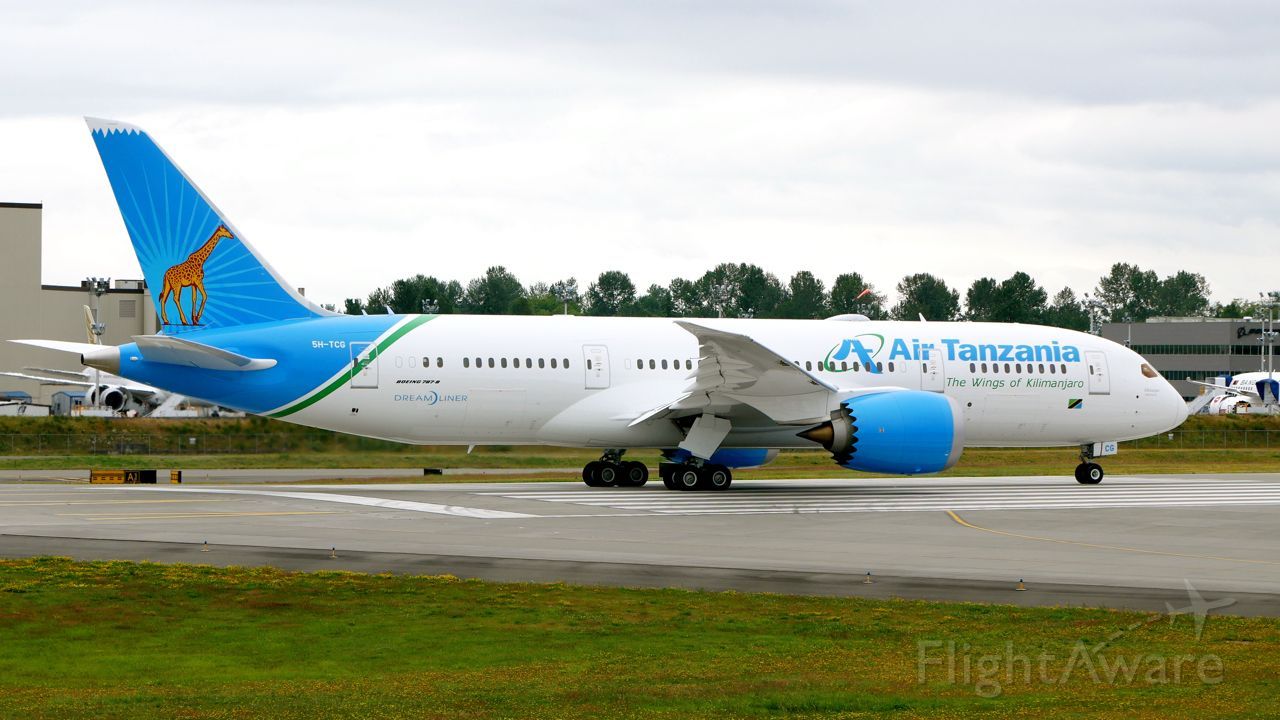 Air Tanzania (Boeing 787-8 Dreamliner) ikiwasili Uwanja wa Kimataifa wa Mwl. J.K. Nyerere